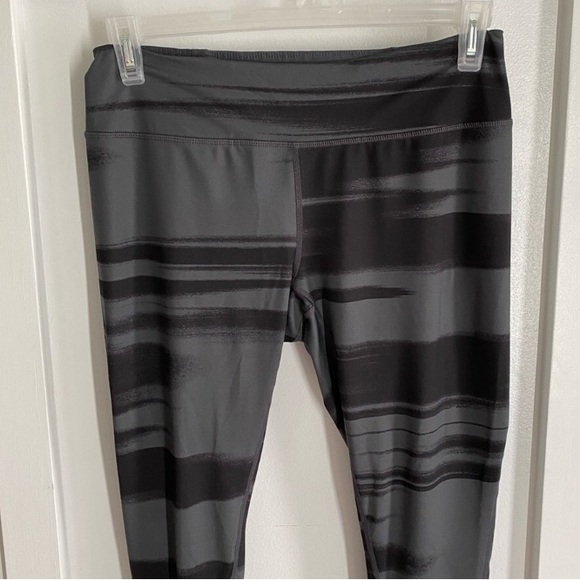 Z by Zella Black Gray Abstract Geometric Patterned Full Length Leggings Sz L - Picture 5 of 5